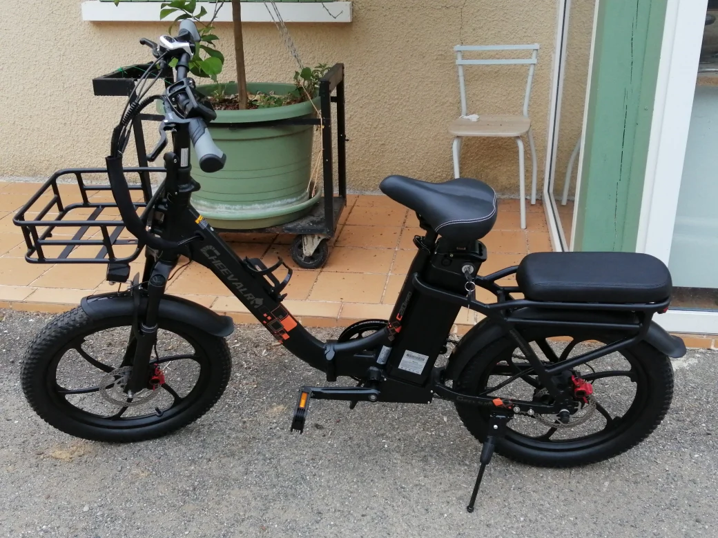 Top 5 Benefits of Riding an Electric Bike in the City — And What’s Hot in 2025
